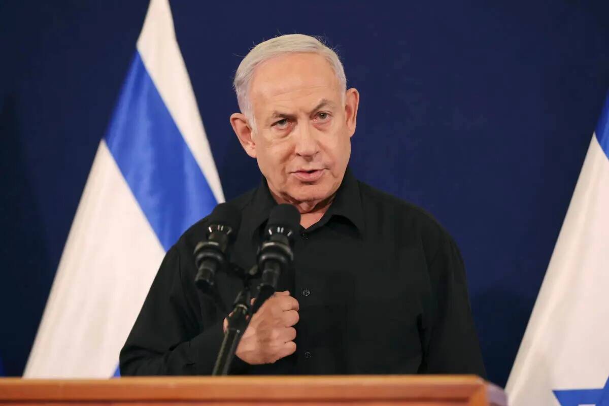 El primer ministro israelí, Benjamin Netanyahu, habla durante una rueda de prensa con el minis ...