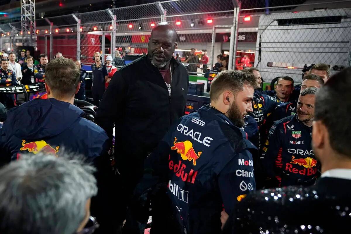 Shaquille O'Neal asiste a la carrera del Grand Prix de Las Vegas de Fórmula Uno, el sábado 18 ...