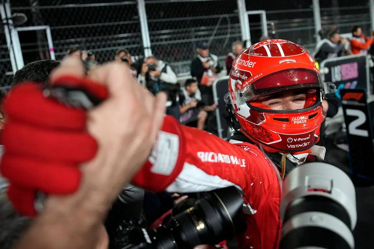 El piloto de Ferrari Charles Leclerc, de Mónaco, celebra su segundo lugar en la carrera del Gr ...