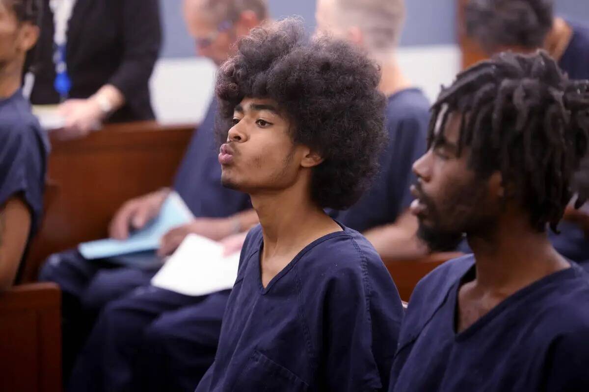 Treavion Randolph, de 16 años, a la izquierda, acusado de asesinato en la golpiza en grupo mor ...