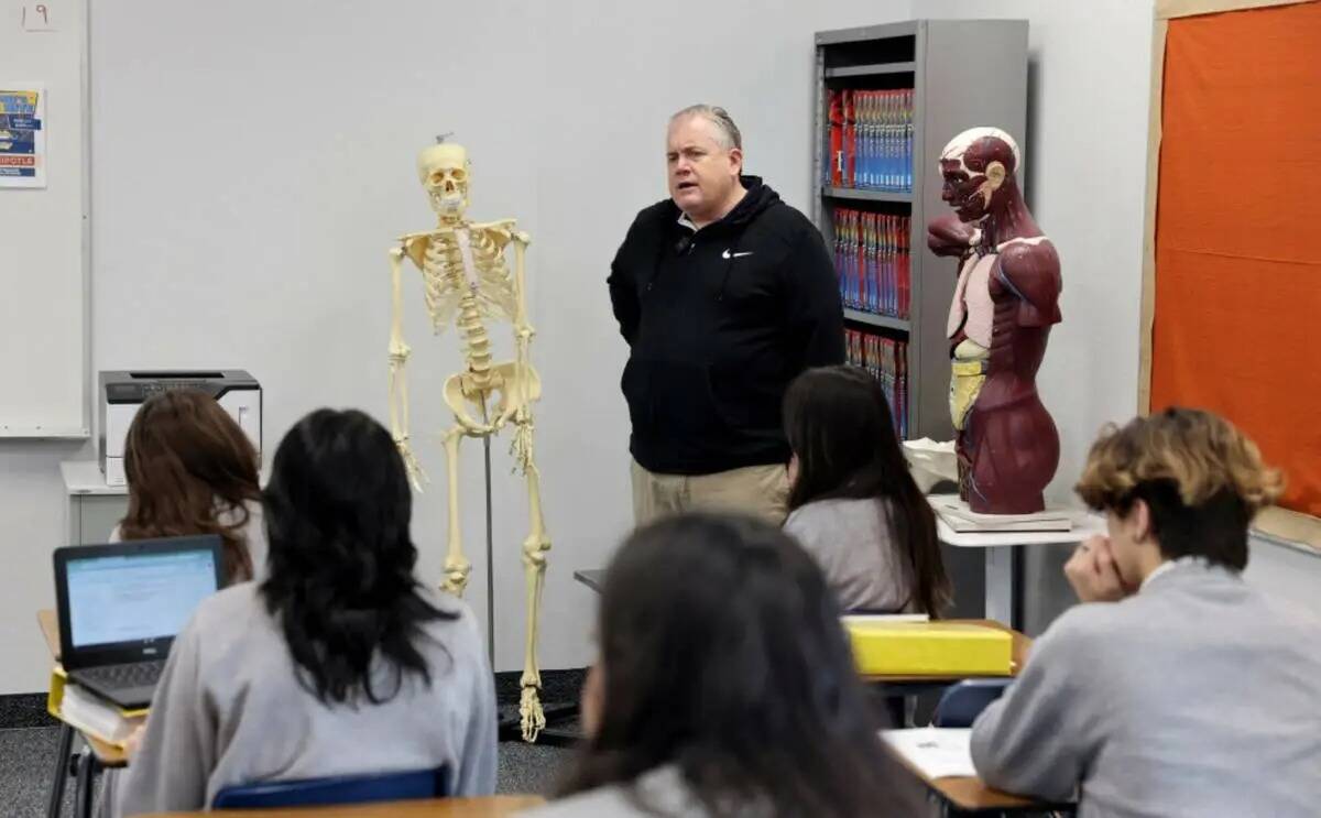 Mark Calabrese imparte clases de EMT en Amplus Academy de Las Vegas el miércoles 29 de noviem ...