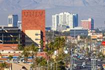 La policía de Las Vegas responde a la UNLV, donde varias víctimas recibieron disparos el mié ...