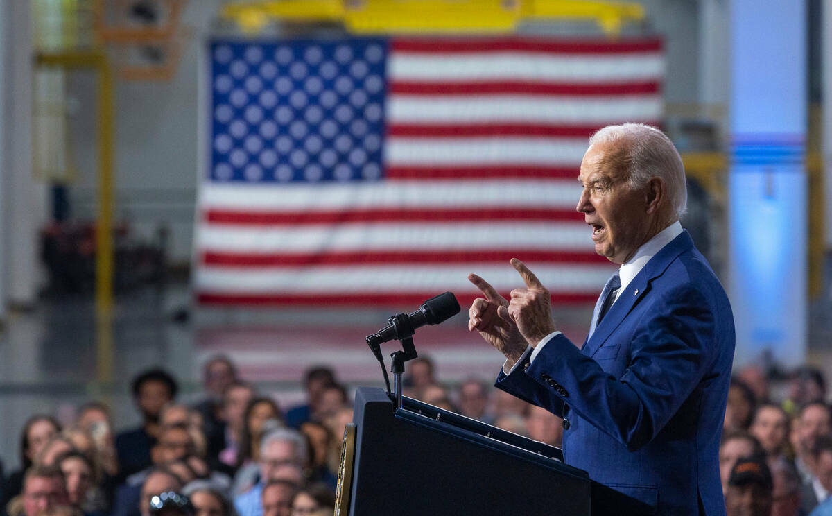 El presidente Joe Biden habla sobre la inversión en Nevada durante una reunión en el Carpente ...