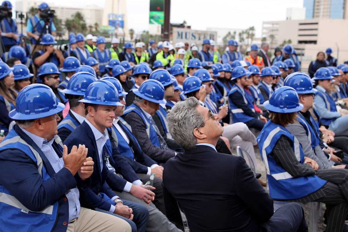 Jeffrey Soffer, presidente y director ejecutivo de Fontainebleau Development, durante una cerem ...