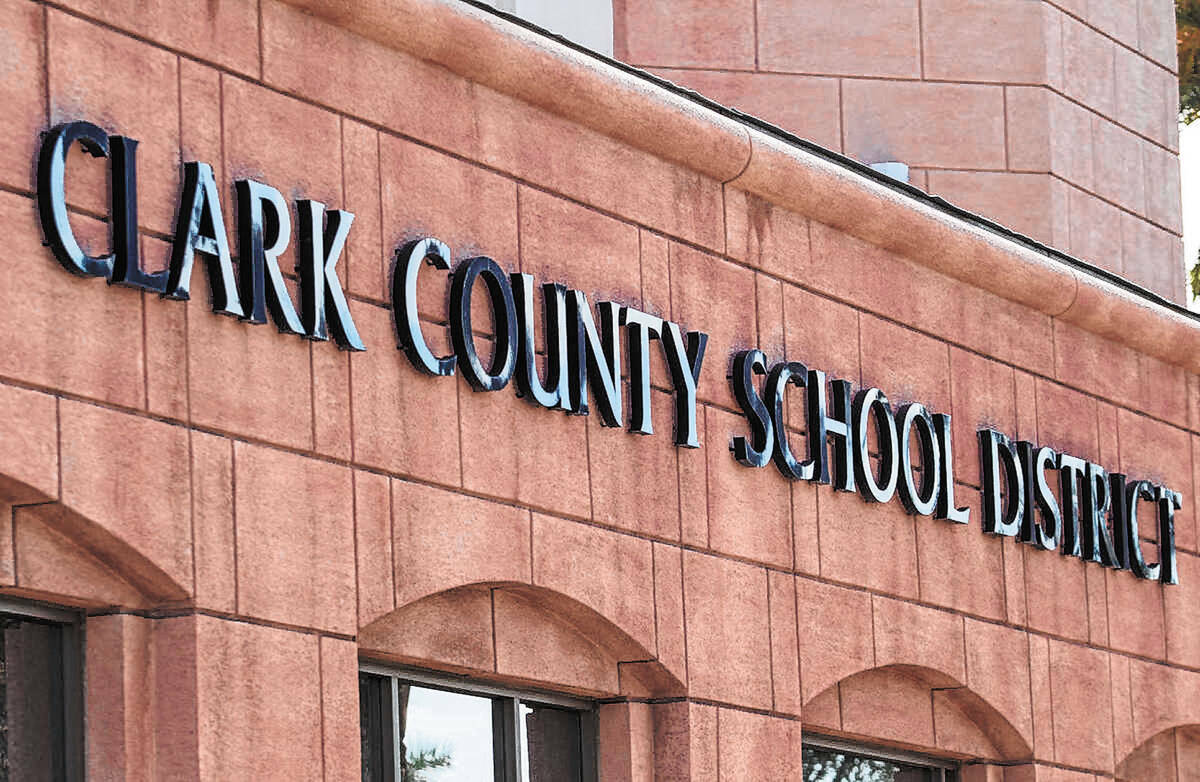 Edificio administrativo del Distrito Escolar del Condado de Clark (Las Vegas Review-Journal, Ar ...