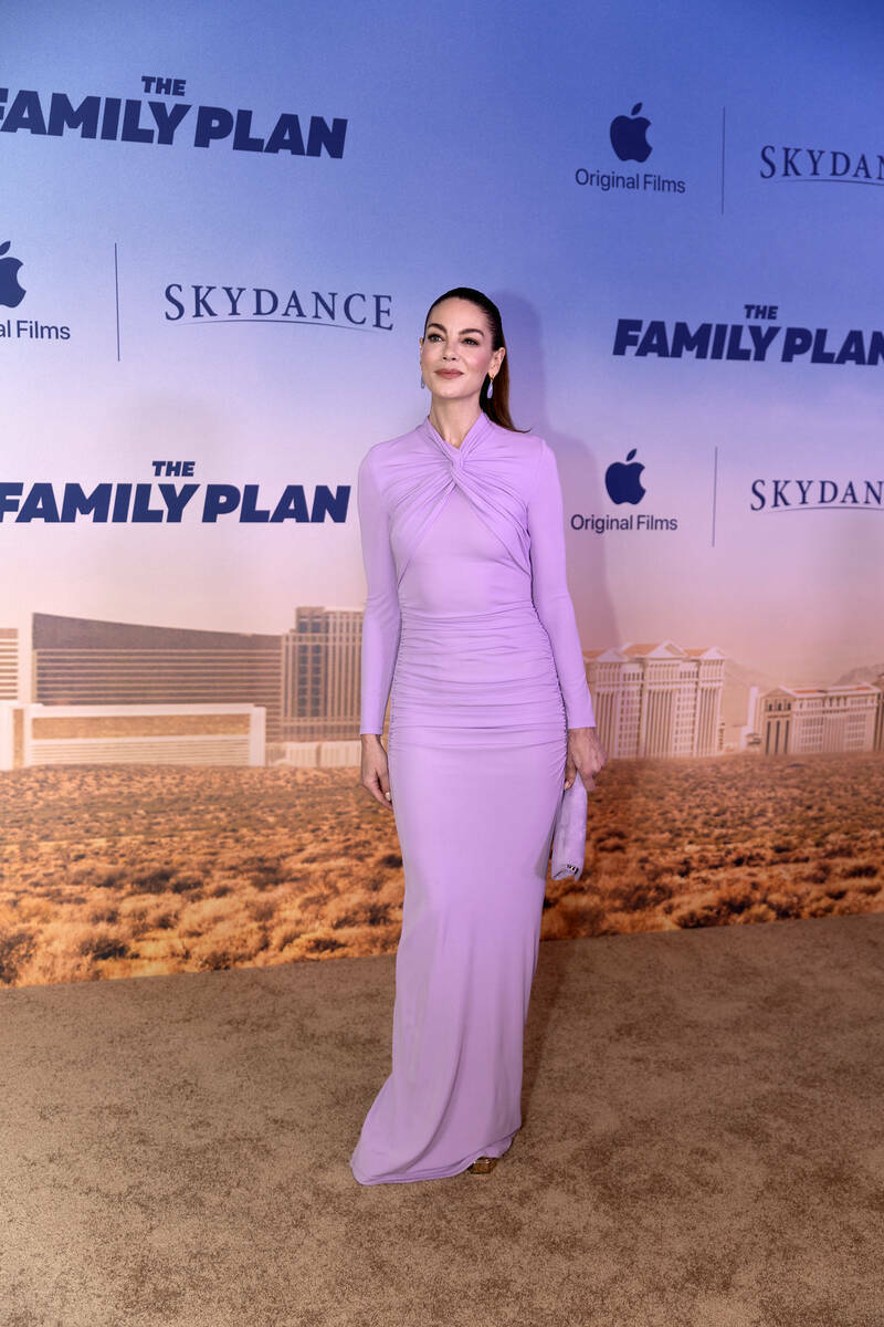 La actriz Michelle Monaghan en la alfombra roja durante el estreno de ‘The Family Plan’ de ...