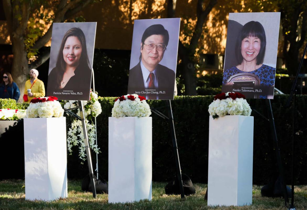 Tres profesores de la UNLV, el Dr. Jerry Cha-Jan Chang, la Dra. Patricia Navarro Vélez y la Dr ...