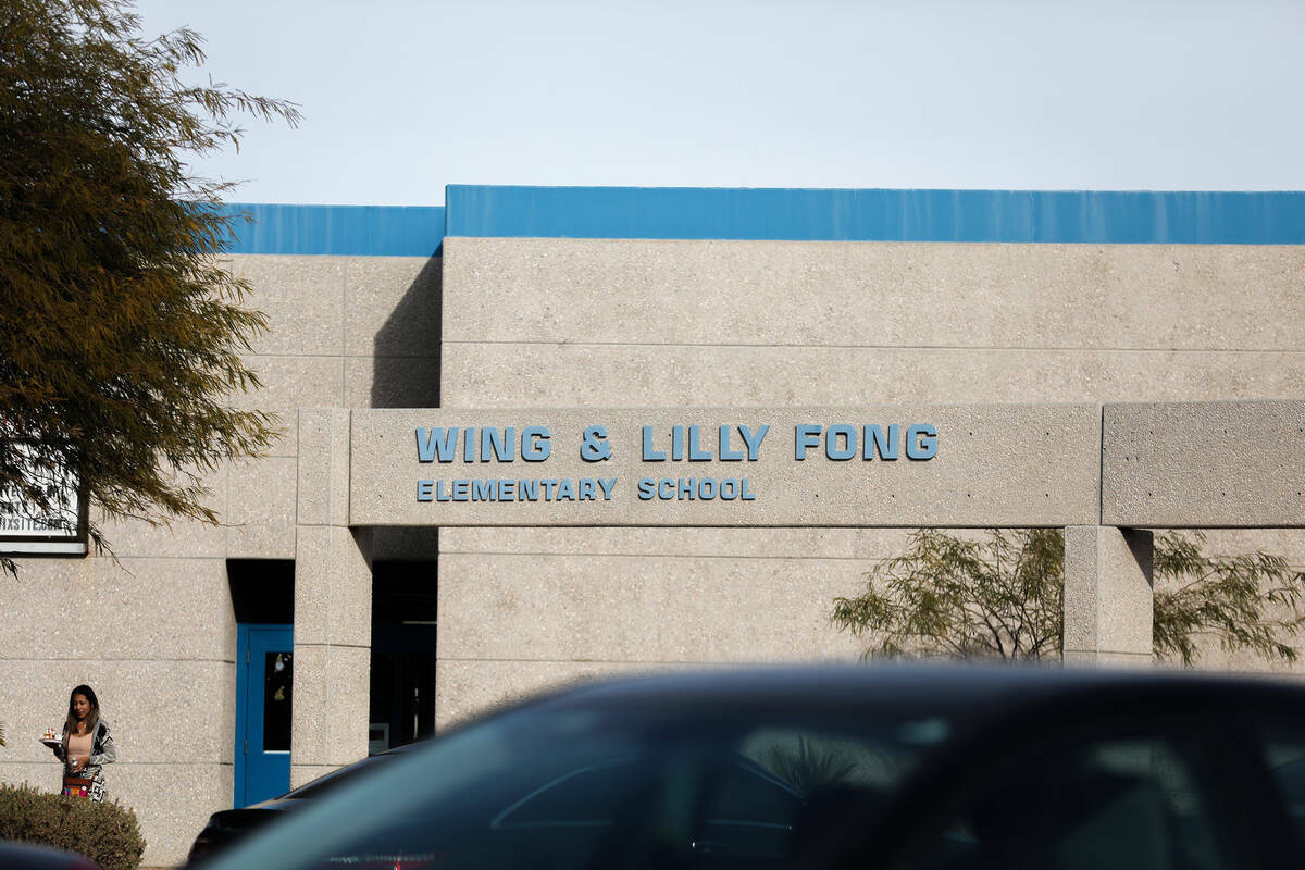 Wing & Lilly Fong Elementary School , una escuela recientemente identificada como potencialment ...