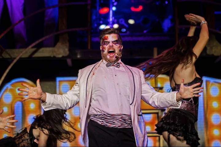 Enoch Augustus Scott se presenta en "Zombie Burlesque" en el V Theater el lunes 22 de noviembre ...