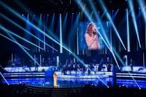 Celine Dion se presenta en The a Colosseum at Caesars Palace el jueves 27 de agosto de 2015, en ...