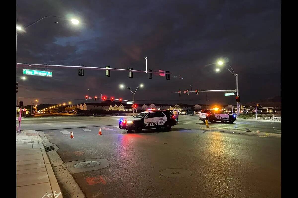 El Departamento de Policía Metropolitana de Las Vegas investiga un tiroteo en el que se vieron ...