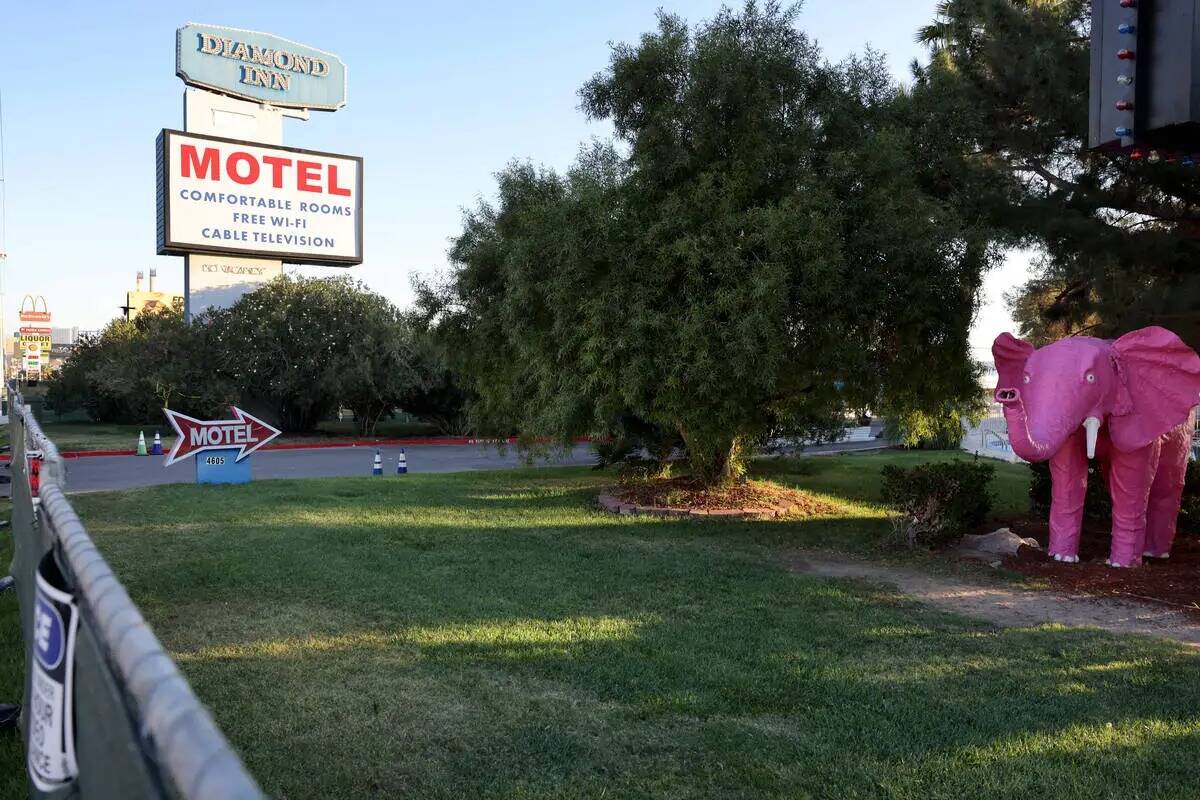 El Diamond Inn Motel cerrado en el Strip al norte de Russel Road en Las Vegas el viernes 27 de ...