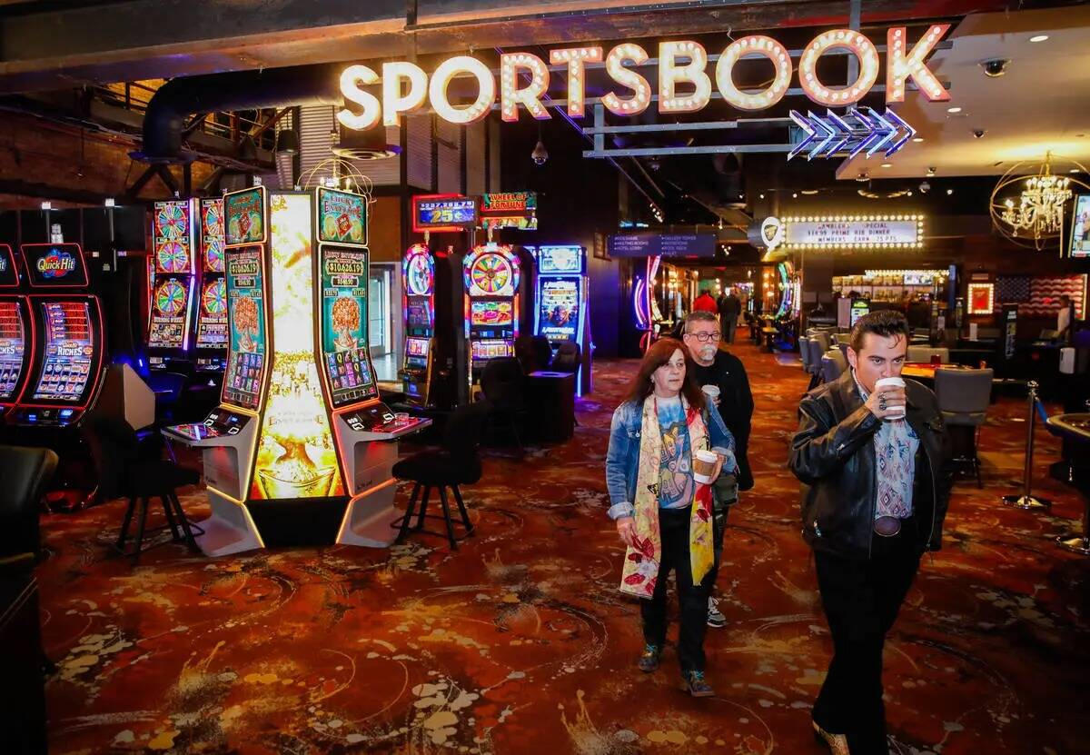 El Downtown Grand Hotel and Casino, visto el viernes 15 de diciembre de 2023, en Las Vegas. El ...