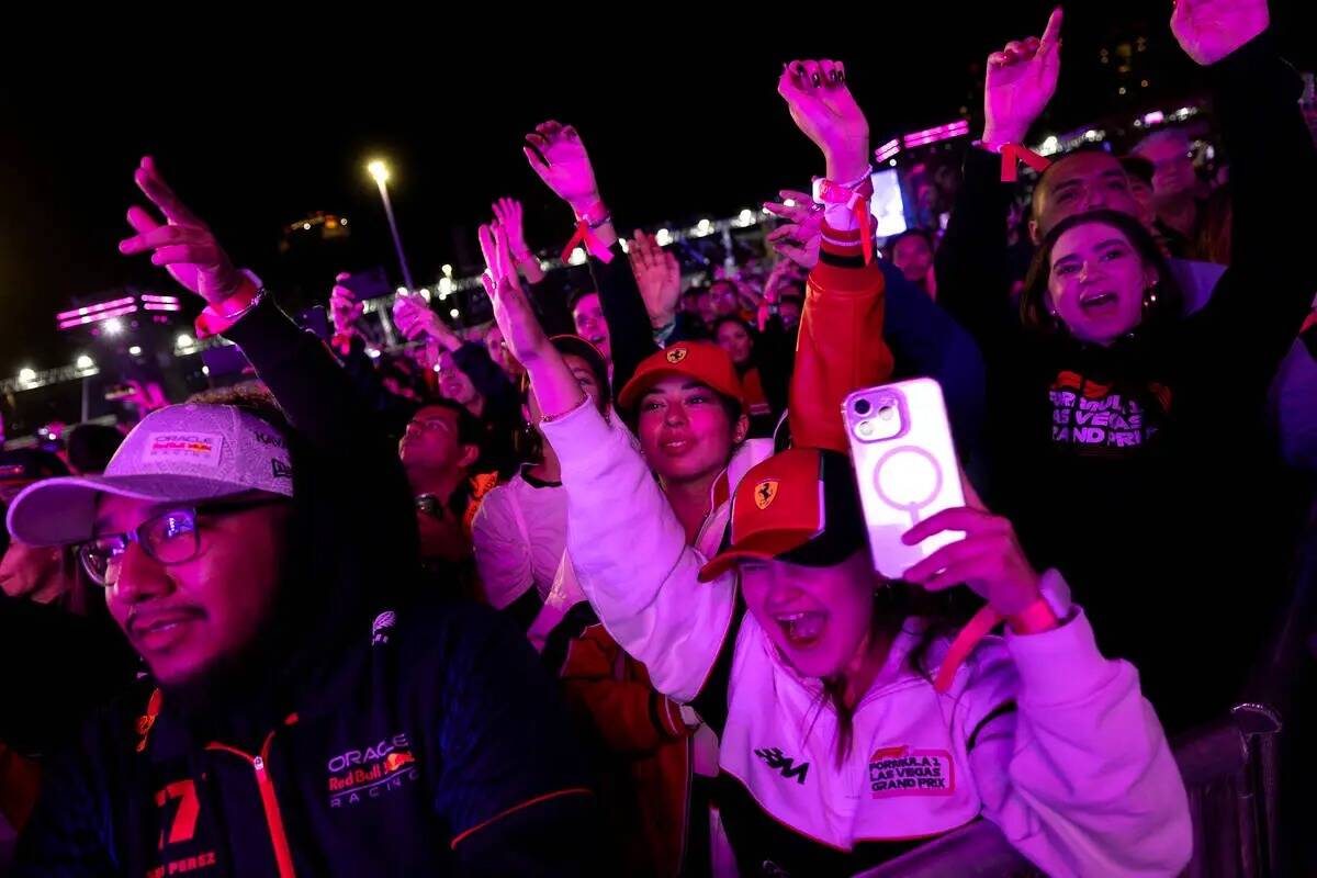 Los fans enloquecen con J Balvin en el Sphere antes del Grand Prix de Fórmula Uno de Las Vegas ...