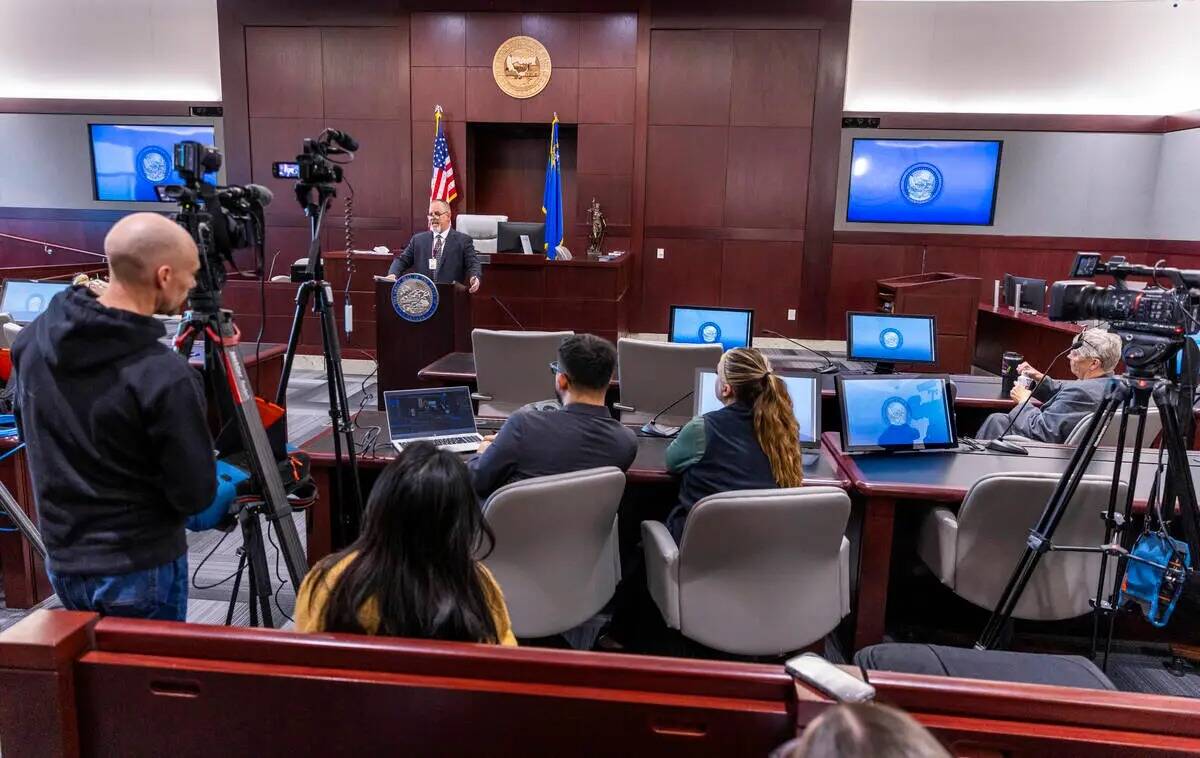 El juez Principal Jerry Wiese II habla en su sala durante una conferencia de prensa por Deobra ...