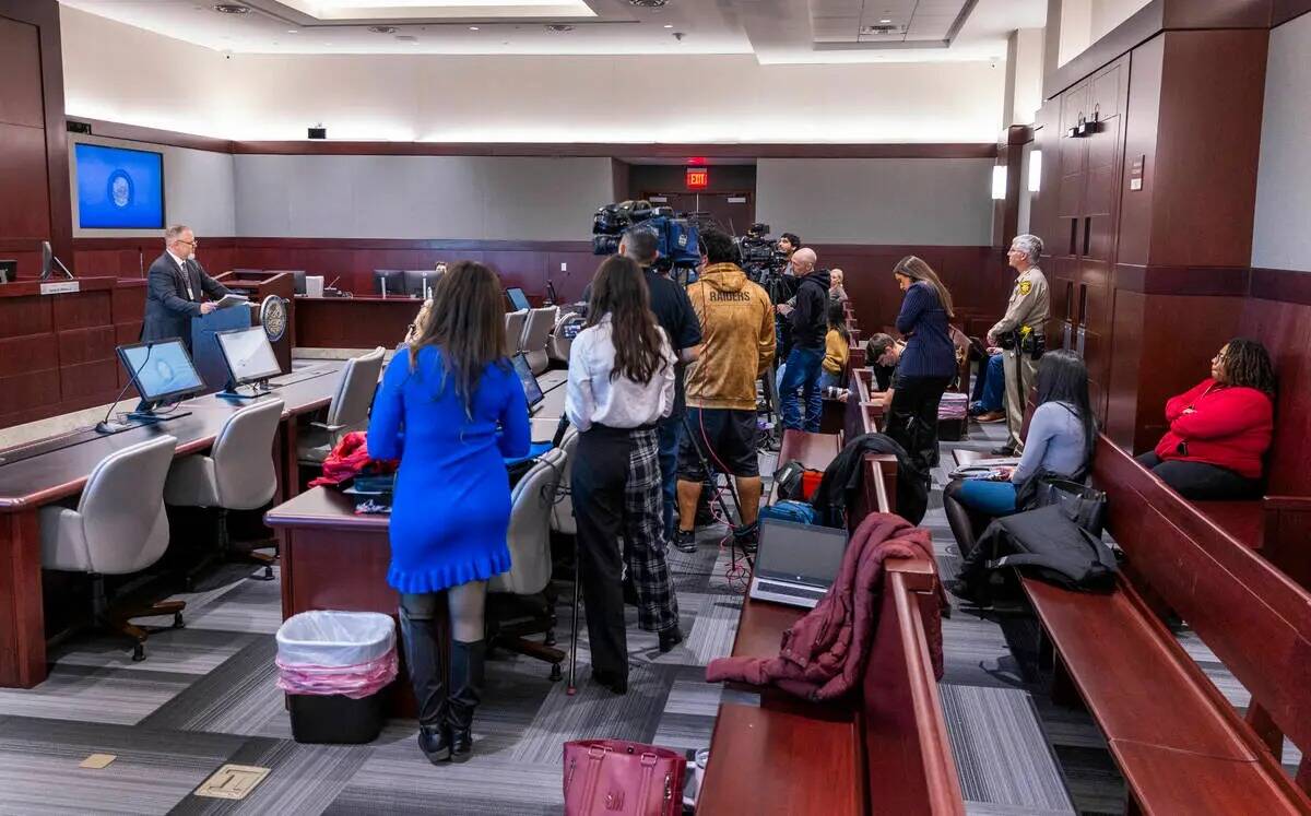 El juez Principal Jerry Wiese II habla en su sala durante una conferencia de prensa por Deobra ...