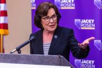 La senadora Jacky Rosen, demócrata por Nevada, habla en una rueda de prensa el viernes 18 de a ...