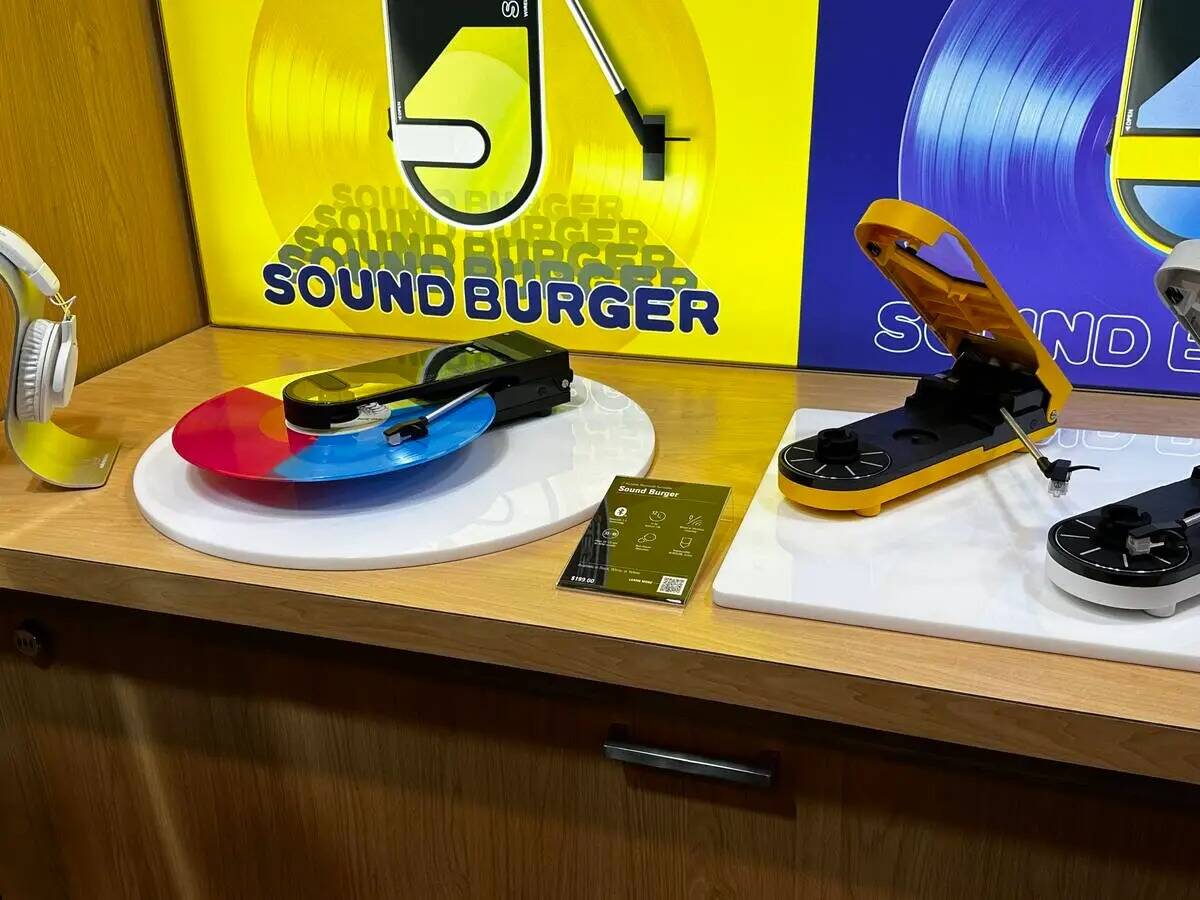 Sound Burger, un tocadiscos portátil de la empresa japonesa Audio-Technica. (Sean Hemmersmeier ...