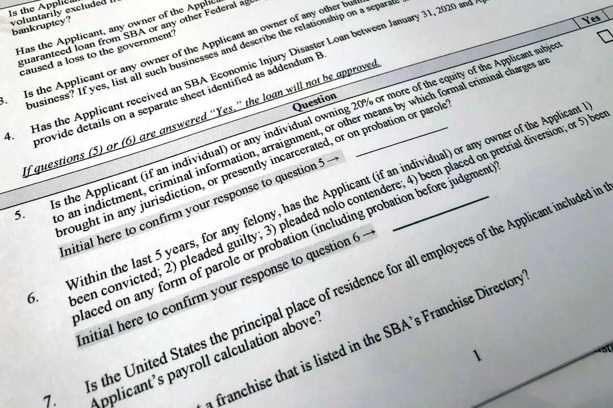 ARCHIVO - Una porción de un Small Business Administration Paycheck Protection Program Formular ...