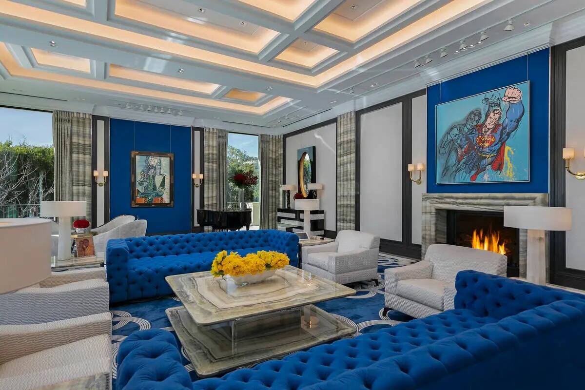 Una habitación de la mansión de Steve Wynn en Beverly Hills, que está a la venta. (Jim Barts ...
