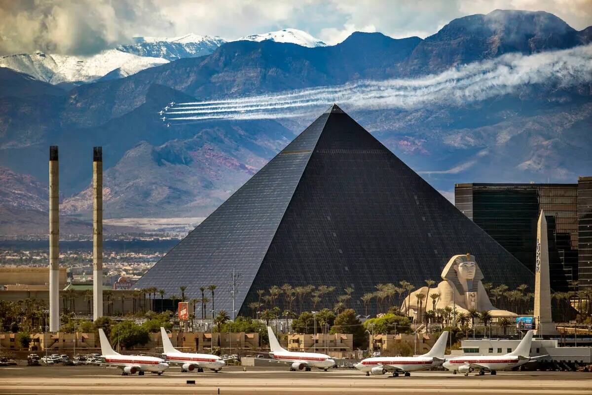 Los Thunderbirds del Escuadrón de Demostración Aérea de las Fuerzas Aéreas de Estados Unido ...