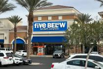 Se ha puesto el letrero de un nuevo Five Below en Centennial Hills, al oeste de Las Vegas. (Las ...