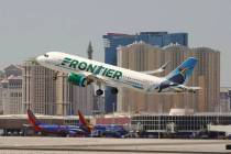 Un vuelo de Frontier Airlines sale del Aeropuerto Internacional Harry Reid en Las Vegas, el 26 ...