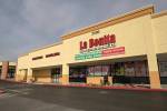 La Bonita Supermarkets retrasa la reapertura de tienda dañada por el viento en Las Vegas