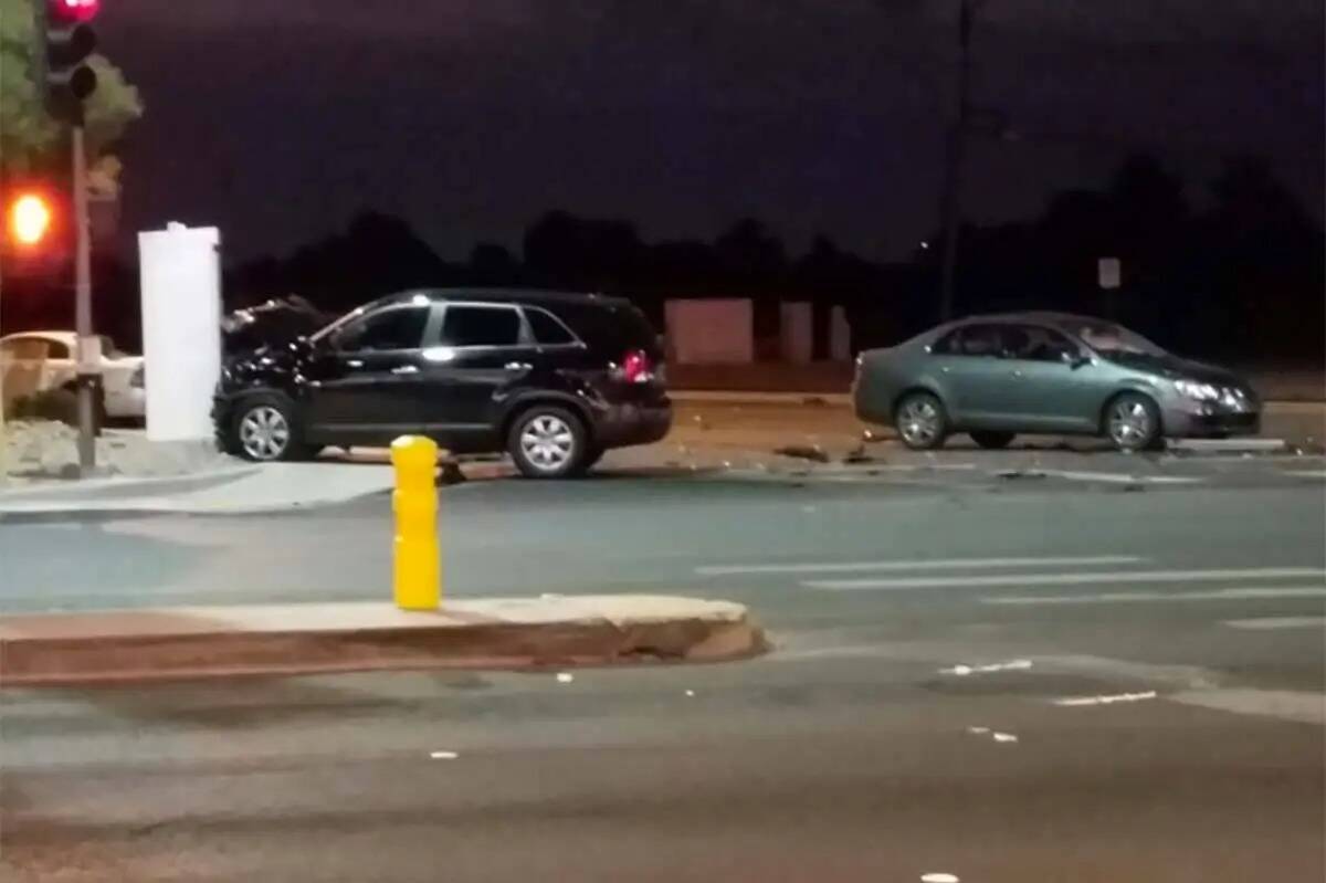Un choque de tres autos en West Russell Road y South Jones Boulevard en febrero de 2017. (Las V ...