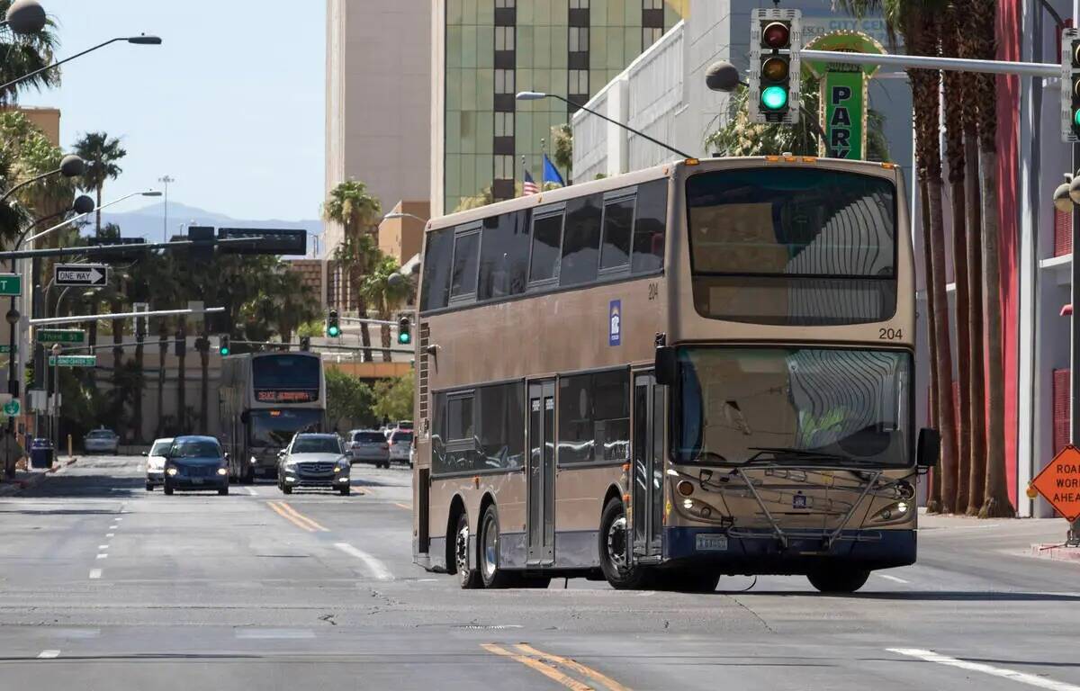 Los conductores de autobuses y mecánicos de la Comisión Regional de Transporte del Sur de Nev ...