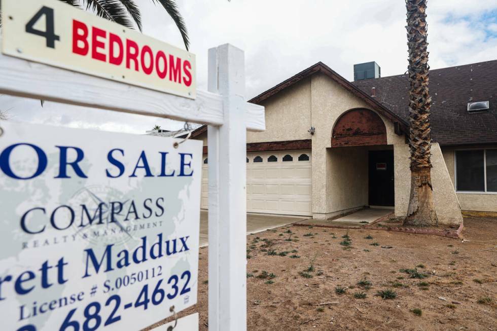 Una casa en venta en Torrey Pines Drive en el suroeste de Las Vegas, enlistada por Compass Real ...
