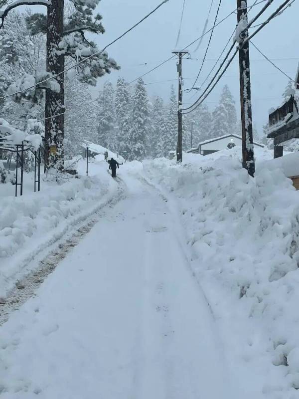 Fotos facilitadas al Review-Journal el lunes 5 de febrero de 2024 muestran la nieve caída en e ...