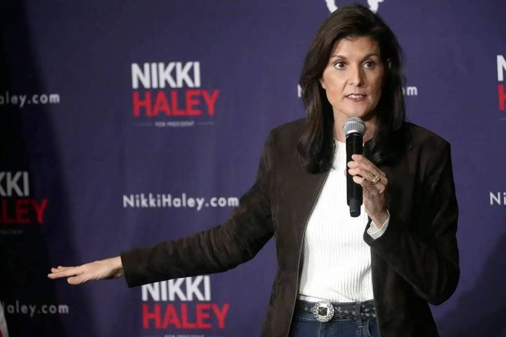 La candidata presidencial republicana, la exembajadora ante la ONU Nikki Haley, habla durante u ...