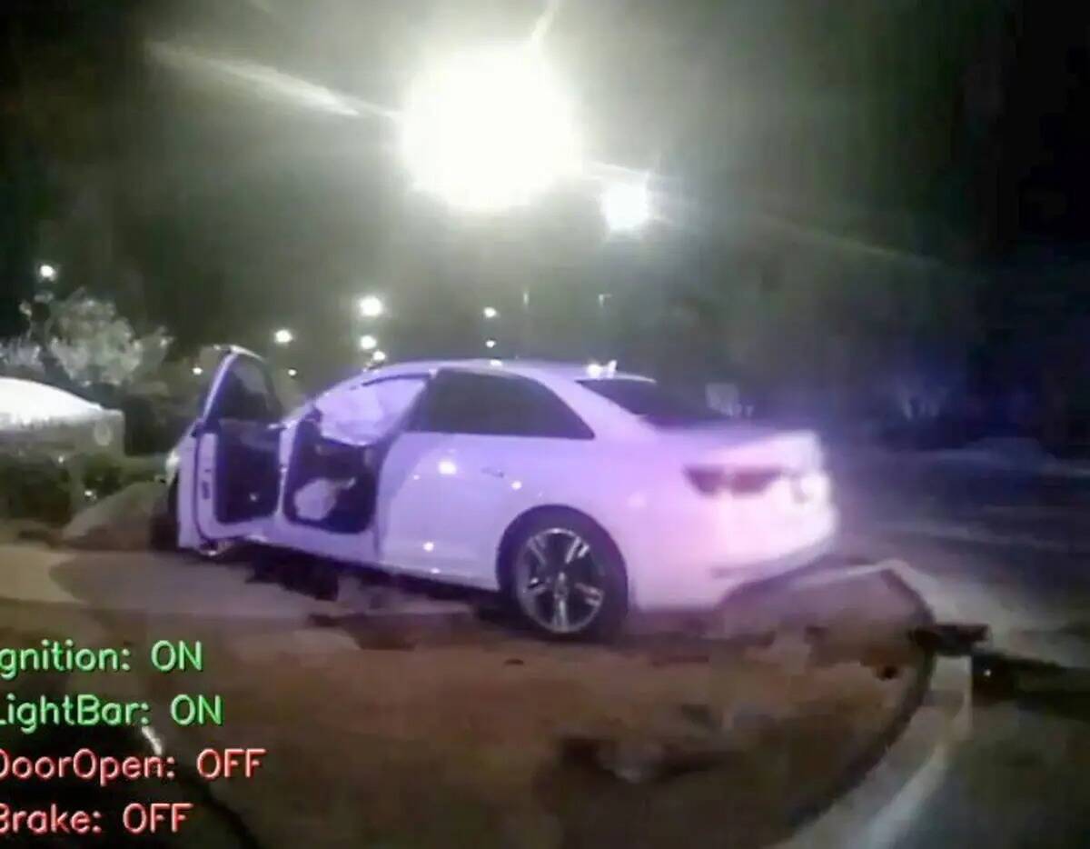 Captura de pantalla de la grabación de la cámara corporal de la policía que muestra el Audi ...