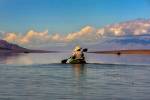 Cientos acuden a Death Valley para navegar en kayak en el renacido lago Manly