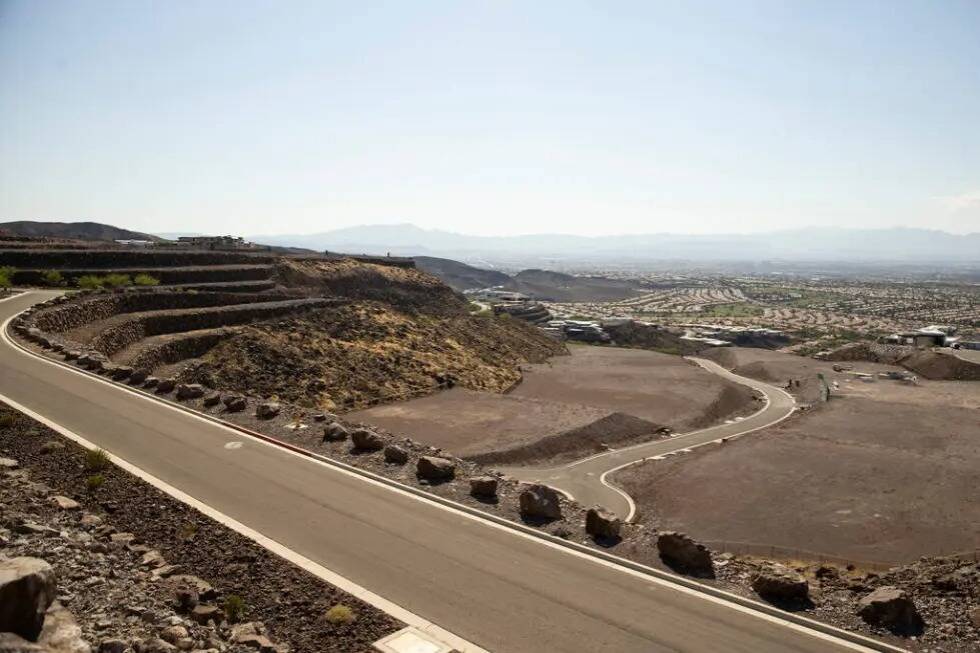 La comunidad de lujo Ascaya en Henderson, jueves 1° de julio de 2021. (Erik Verduzco/Las Vegas ...