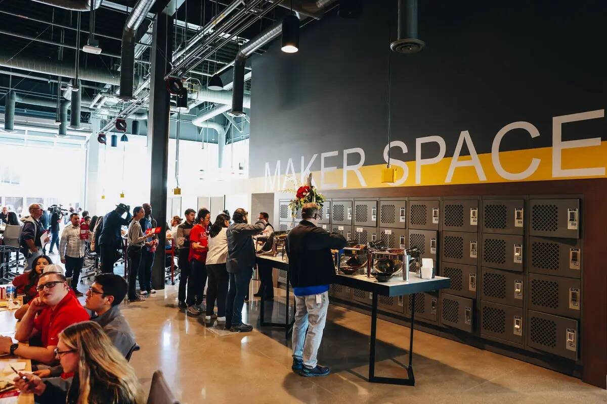 El Maker Space se ve durante el debut del Edificio de Ingeniería Avanzada de la UNLV en el cam ...