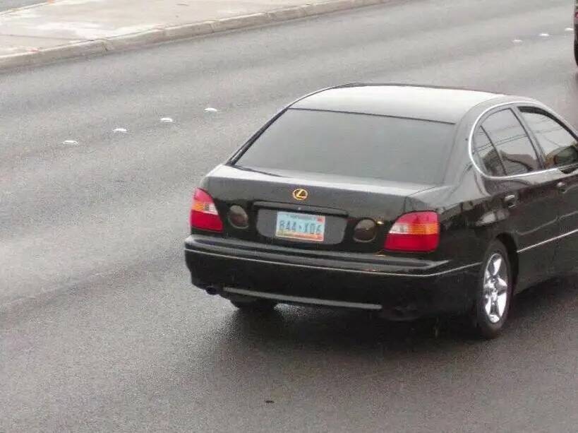 Michael Ford conducía un Lexus Sedan del año 2000 con placa vehicular "844X06", según el Dep ...