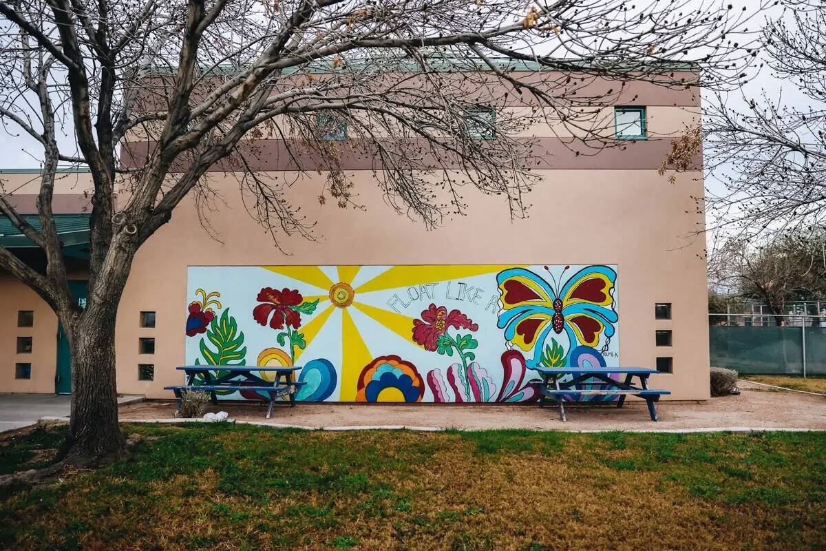 Un mural se ve en un edificio en el campus de Child Haven el miércoles, 31 de enero 2024, en L ...