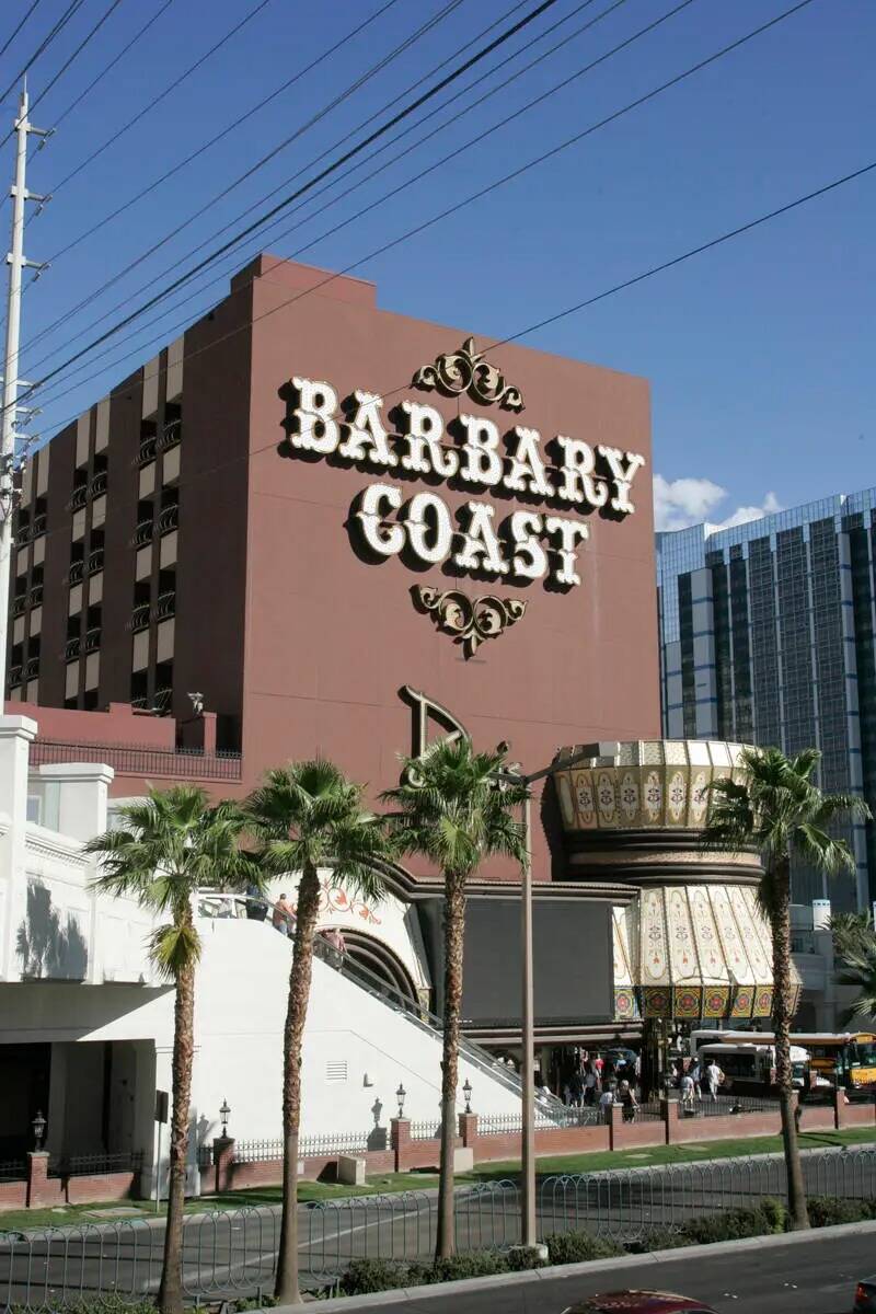 Vista exterior del Barbary Coast Hotel Casino en el Strip de Las Vegas el lunes 2 de octubre de ...