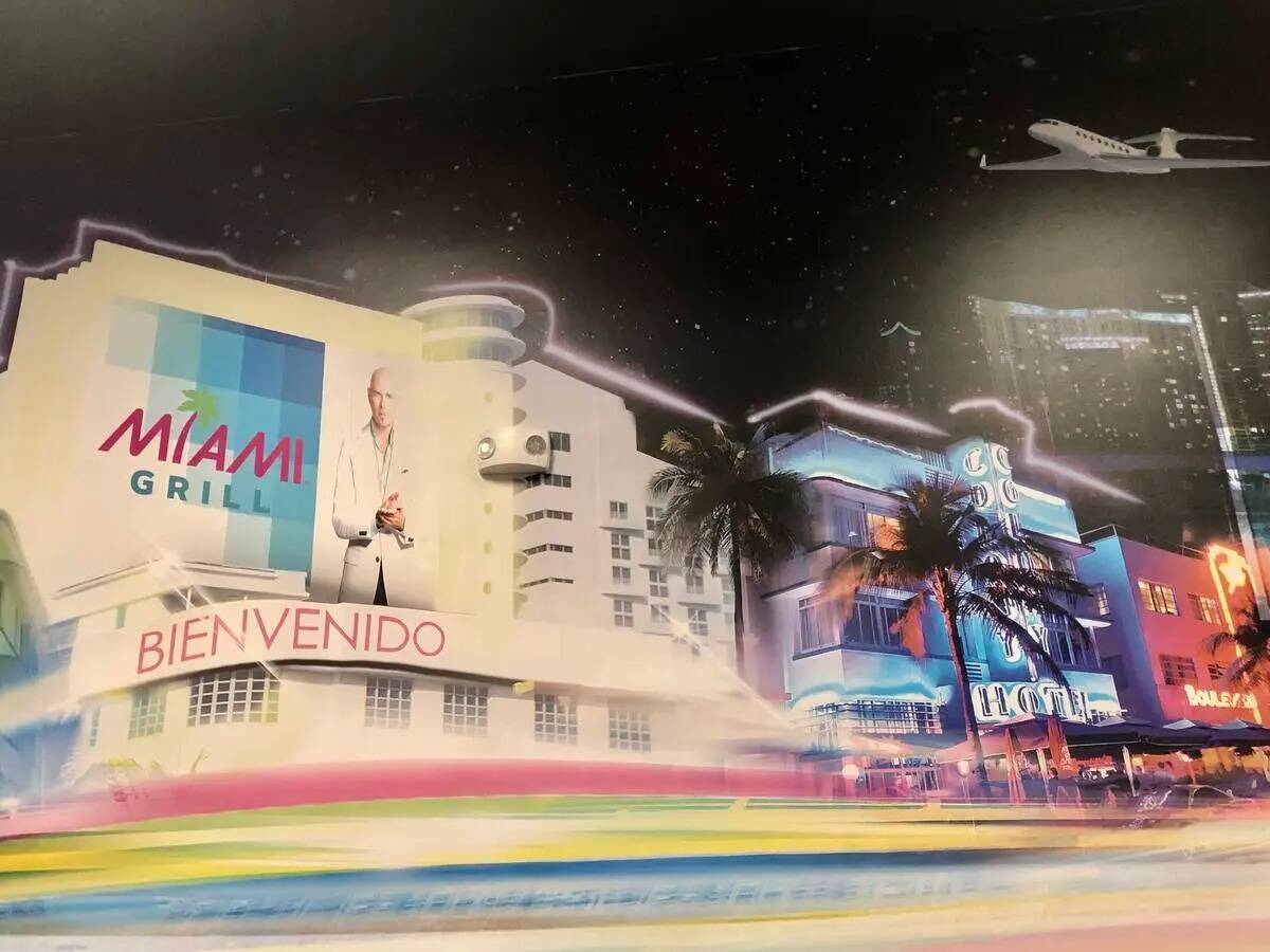 La mitad de un mural que representa lo más destacado de Miami en Miami Grill, que abrió sus p ...