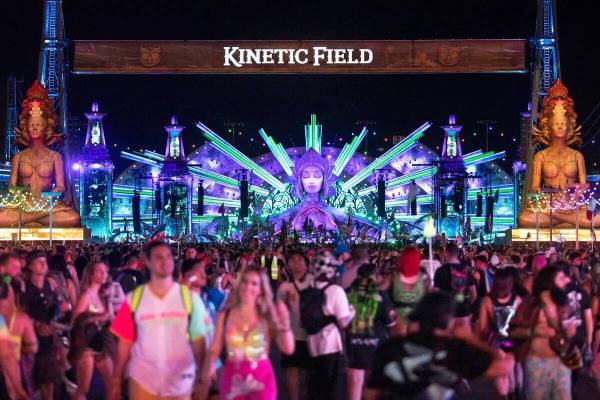 Kinetic Field se enmarca con instalaciones artísticas durante el segundo día del festival de ...