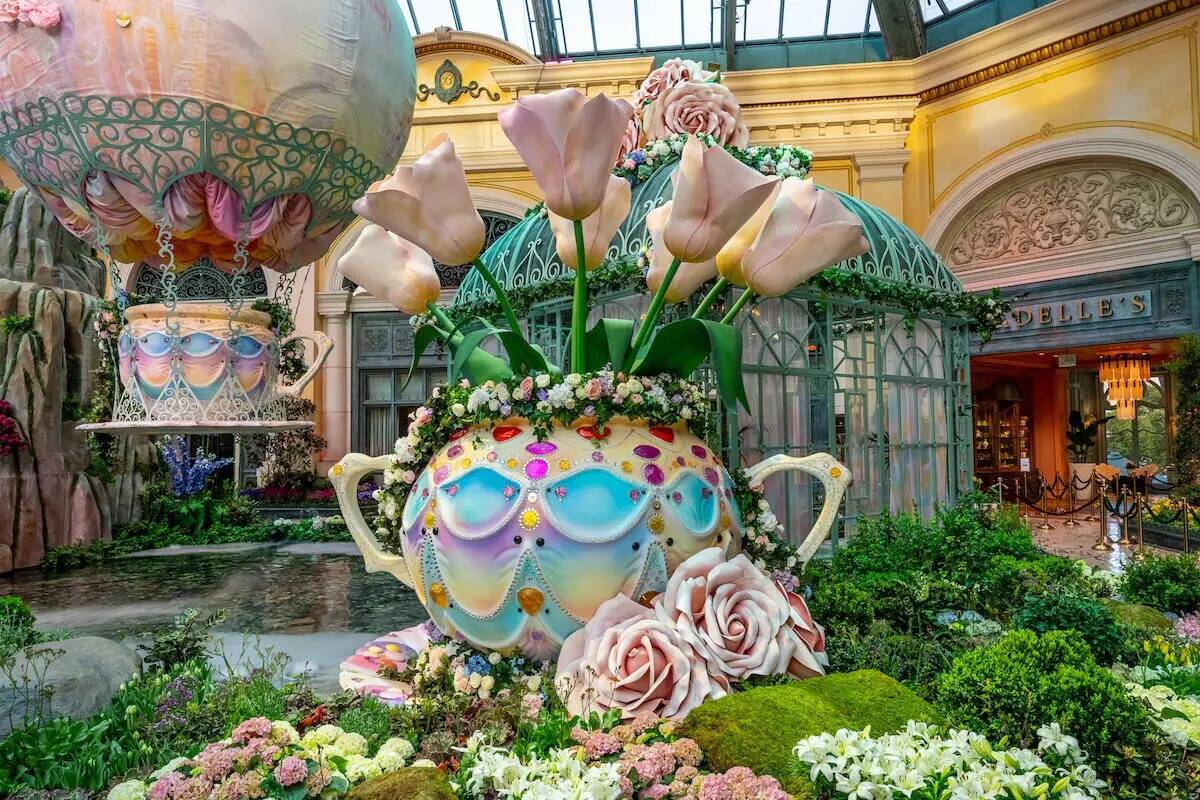 Exposición "Teas and Tulips" en el Bellagio Conservatory & Botanical Gardens. (Cortesía de MG ...