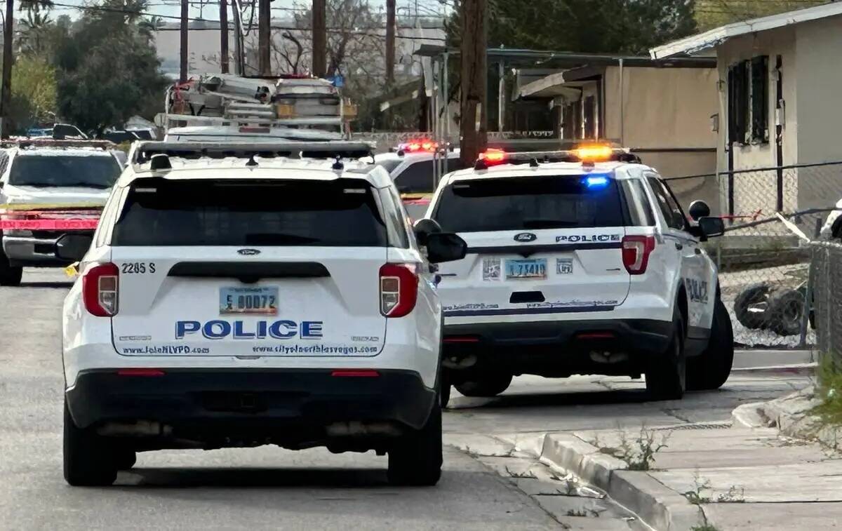 La policía de North Las Vegas investiga un tiroteo mortal cerca de East Nelson Avenue en Magne ...