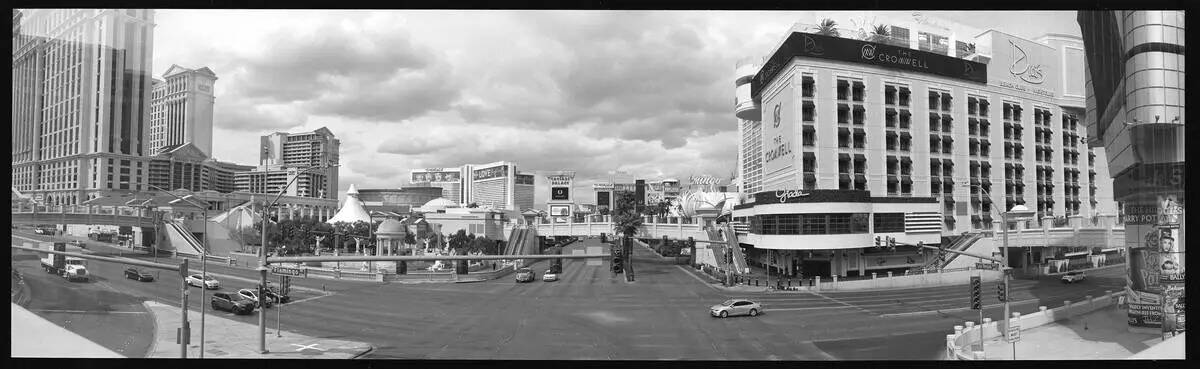 El cruce de Flamingo Road y Las Vegas Boulevard en abril de 2020, durante la pandemia de Covid- ...
