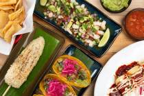 Elote, tacos, ceviche y otros platillos de Hussong's Mexican Cantina, que abrirá un tercer loc ...
