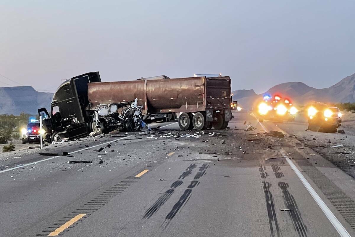 La Patrulla de Carreteras de Nevada está investigando un accidente que dejó tres personas mue ...