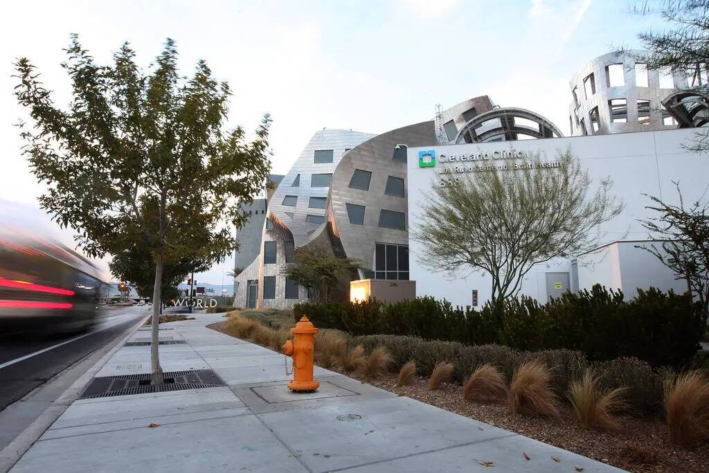 Exterior del Cleveland Clinic Lou Ruvo Center for Brain Health, en el centro de Las Vegas, el 2 ...