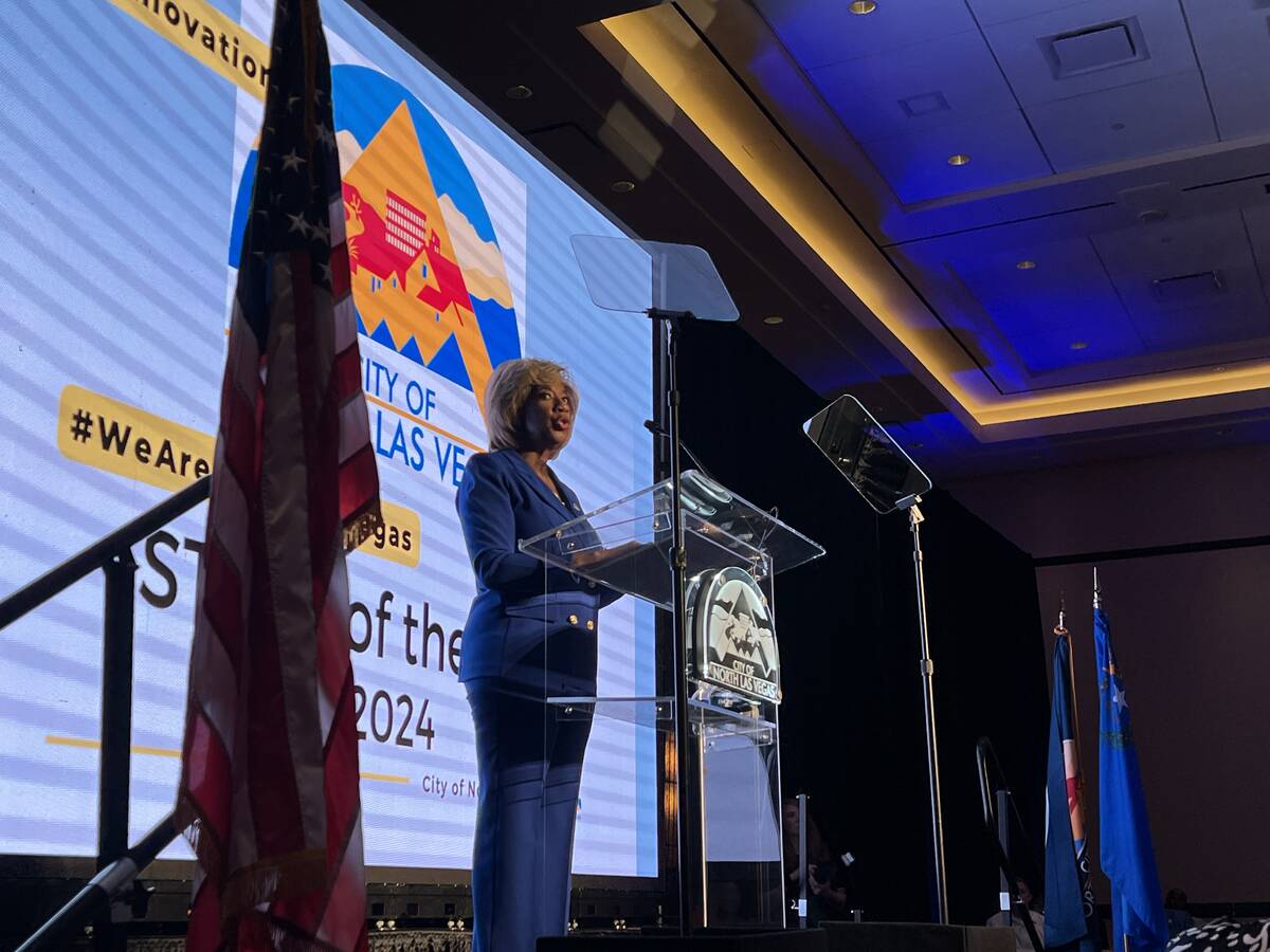 La alcaldesa de North Las Vegas, Pamela Goynes-Brown, habla en su discurso sobre el "Estado de ...