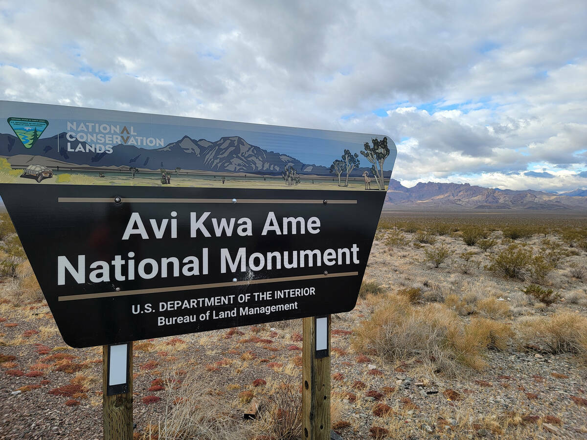 Un letrero del Monumento Nacional Avi Kwa Ame a lo largo de la U.S. Highway 95, que lleva más ...